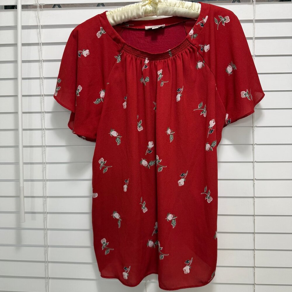 Loft Women's red floral gathered front round neck blouse; Size M